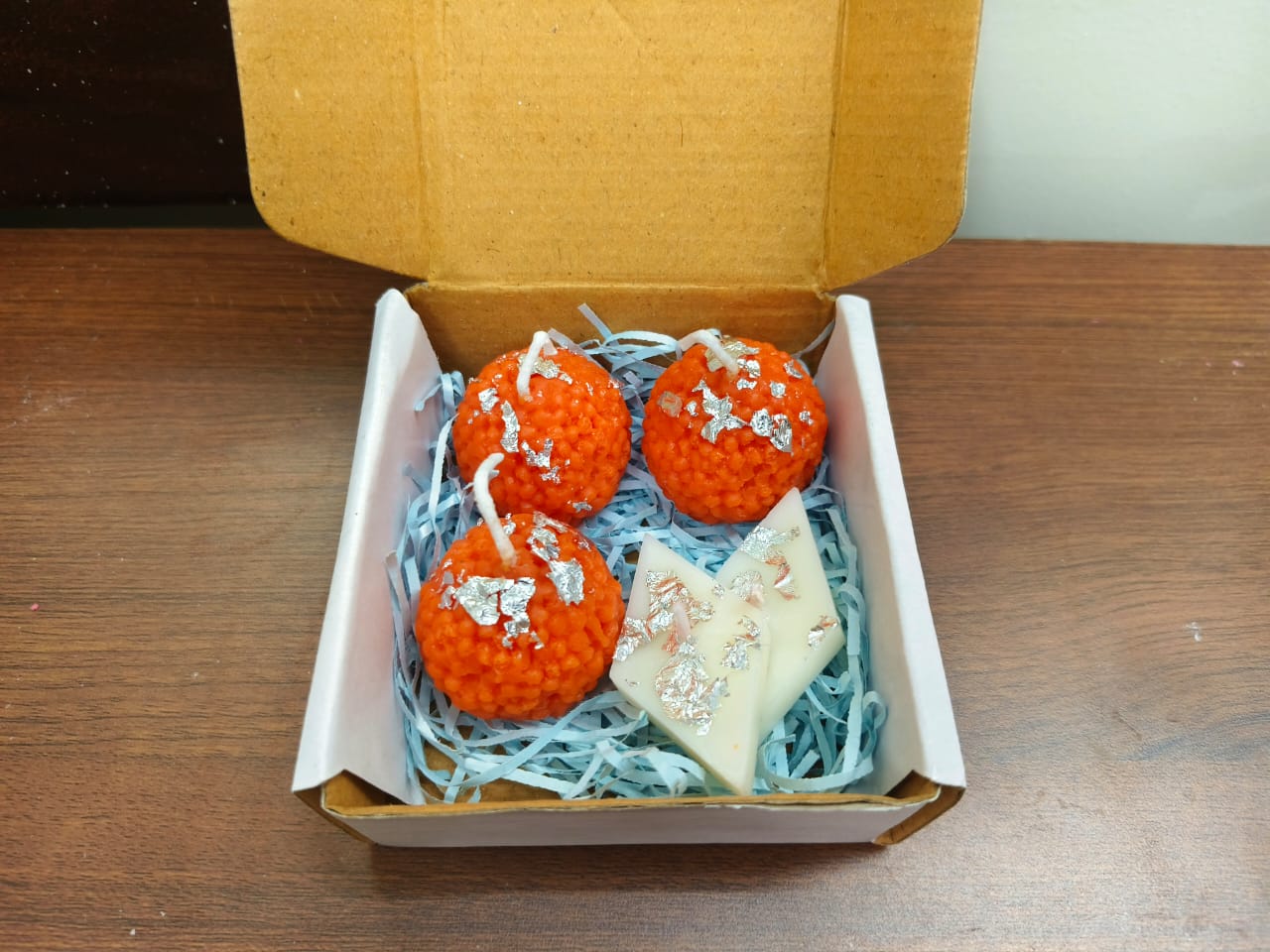 Handmade Laddu & Kaju Katli Soy Wax Candle Gift Box | Festive Mithai Hamper - The Ved Aura
