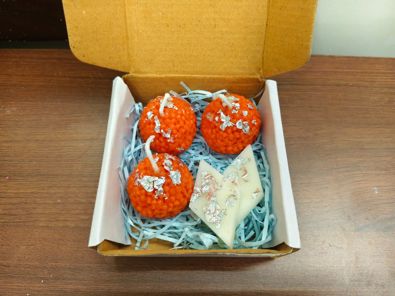 Handmade Laddu & Kaju Katli Soy Wax Candle Gift Box | Festive Mithai Hamper - The Ved Aura