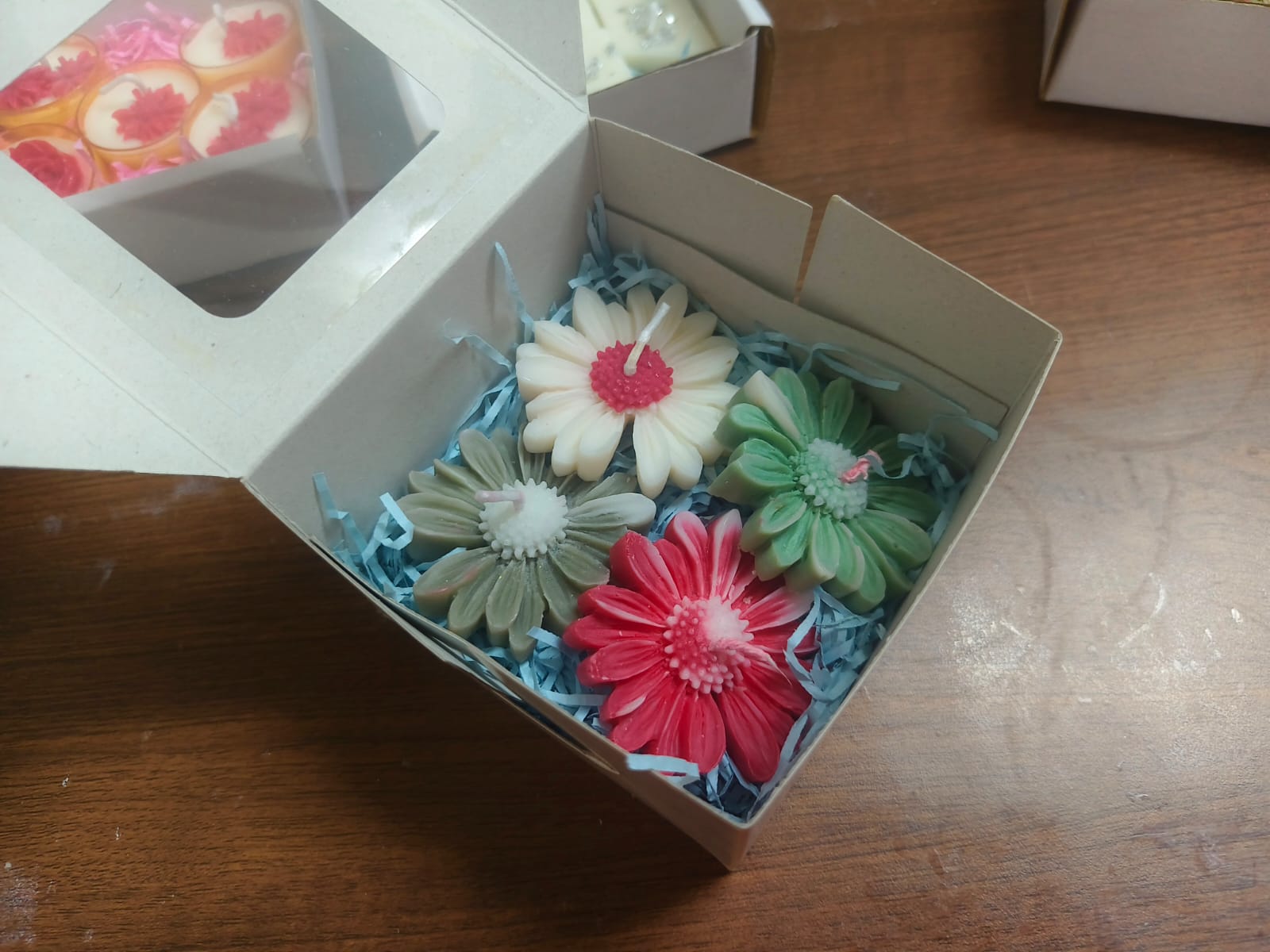 Decorative Daisy Flower Soy Wax Candles for Diwali and Gifting