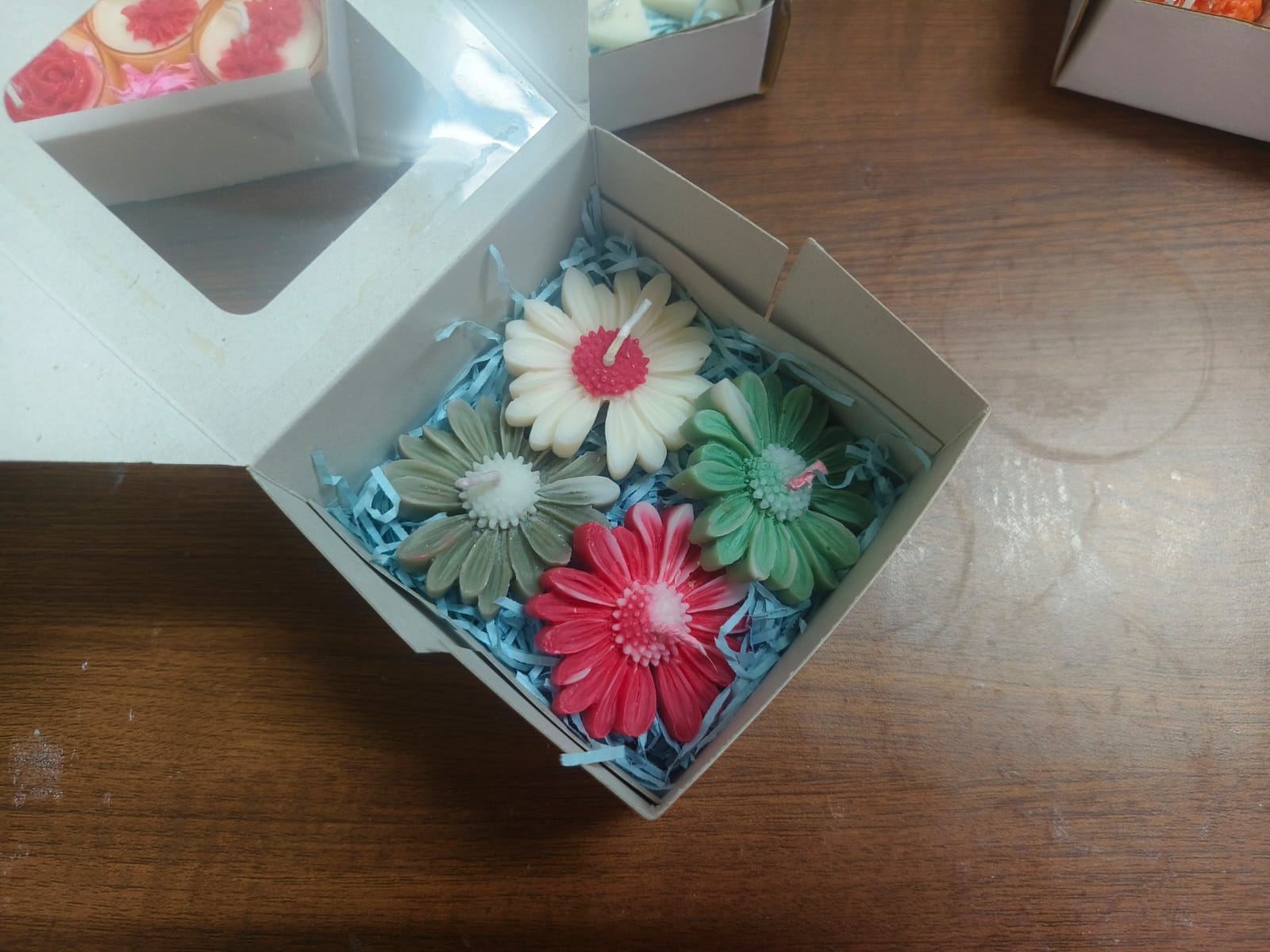 Decorative Daisy Flower Soy Wax Candles for Diwali and Gifting