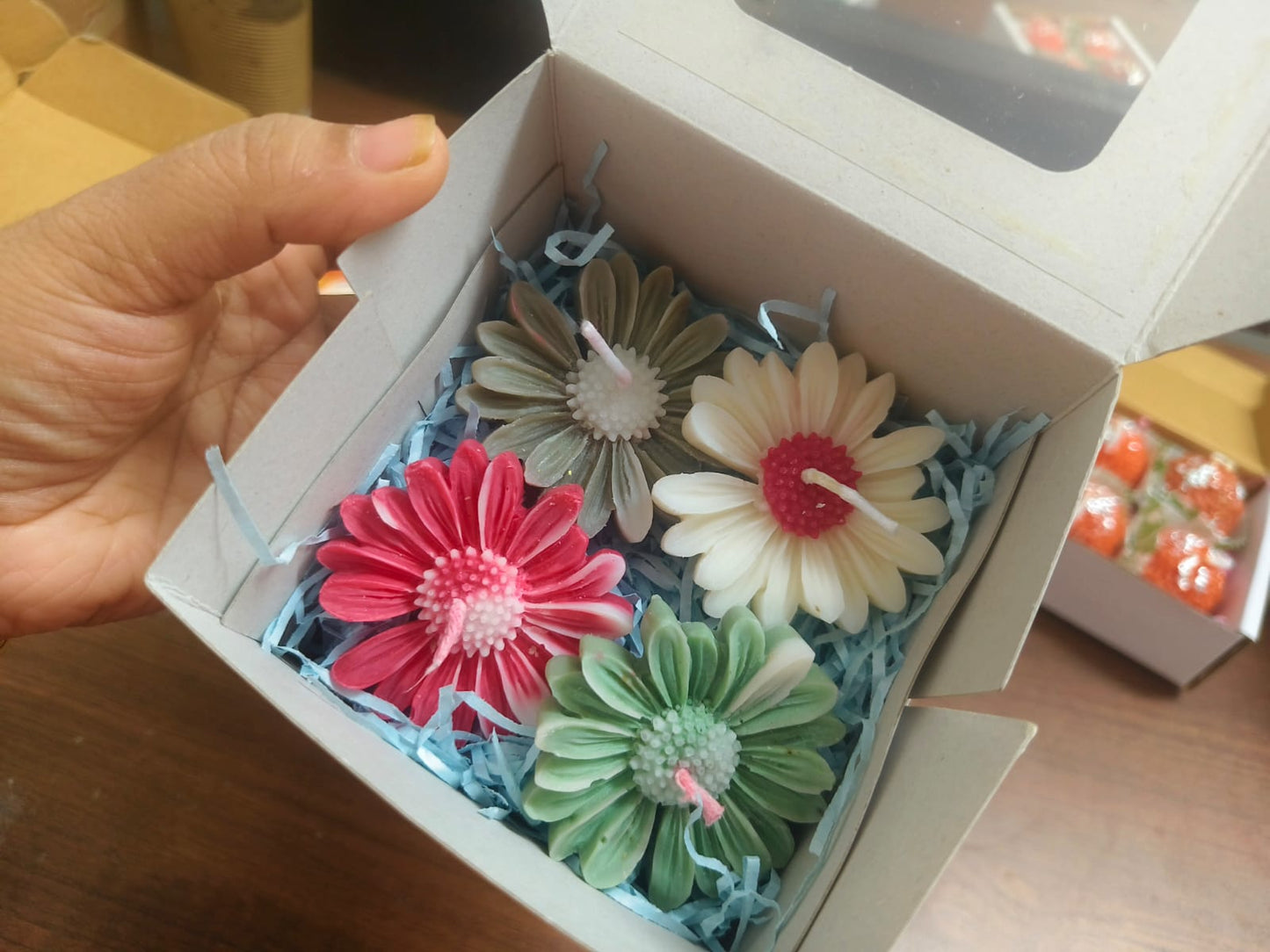 Decorative Daisy Flower Soy Wax Candles for Diwali and Gifting