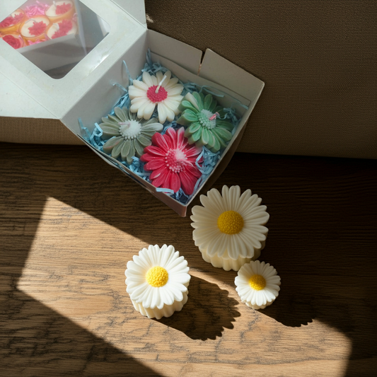Decorative Daisy Flower Soy Wax Candles for Diwali and Gifting