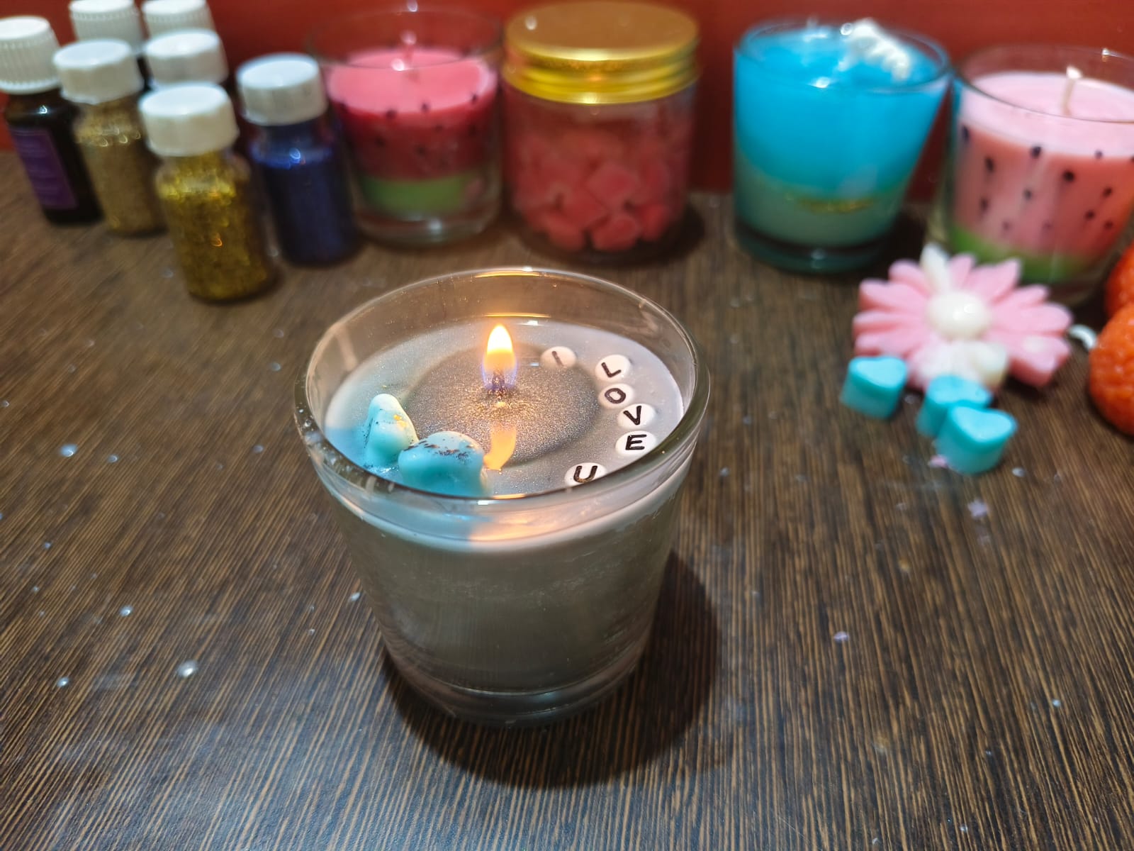 Handcrafted soy wax Secret Message Candle with hidden surprise note inside – perfect romantic gift, birthday present, and anniversary keepsake.
