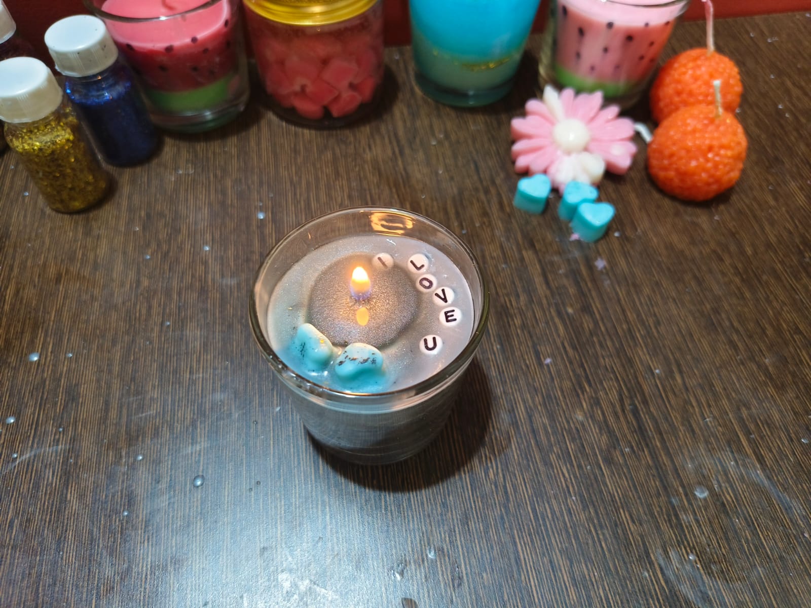 Handcrafted soy wax Secret Message Candle with hidden surprise note inside – perfect romantic gift, birthday present, and anniversary keepsake.