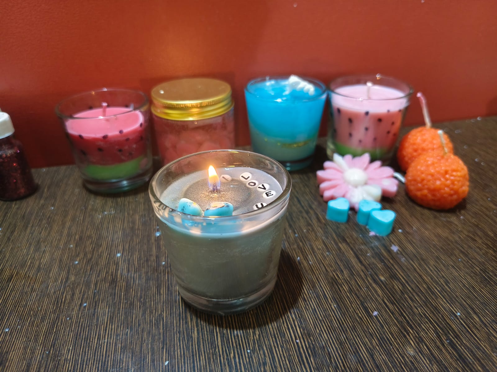 Handcrafted soy wax Secret Message Candle with hidden surprise note inside – perfect romantic gift, birthday present, and anniversary keepsake.